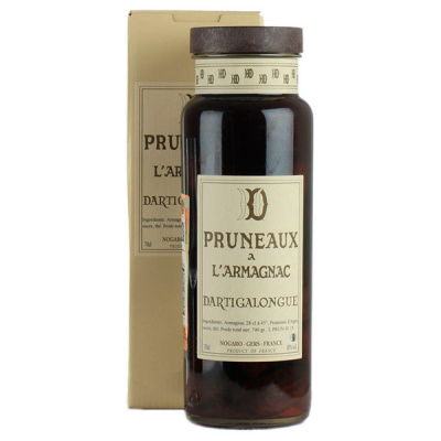 Настойка Dartigalongue Pruneaux a L'Armagnac in gift box 0,70 л фото