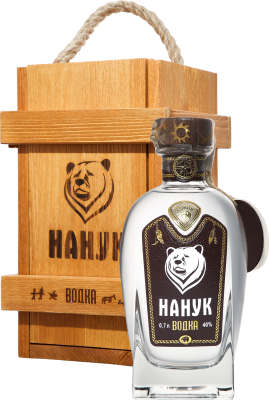 Водка Nanook in wooden box 0,7 л фото