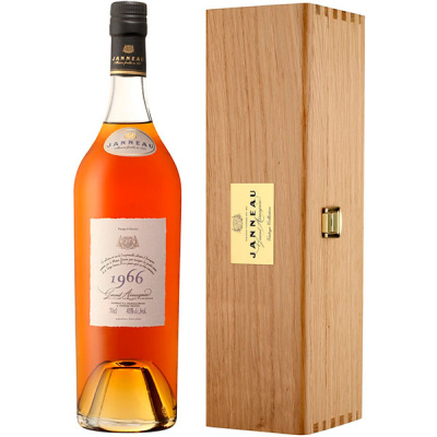 Арманьяк Janneau Vintage Collection in wooden box 1966 0,7 л фото