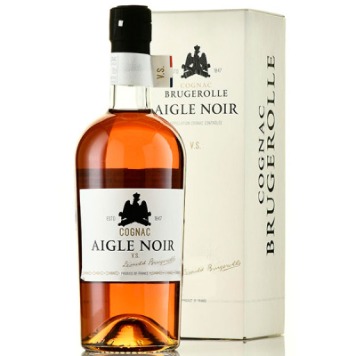 Коньяк Brugerolle Aigle Noir VS in gift box 0,7 л фото