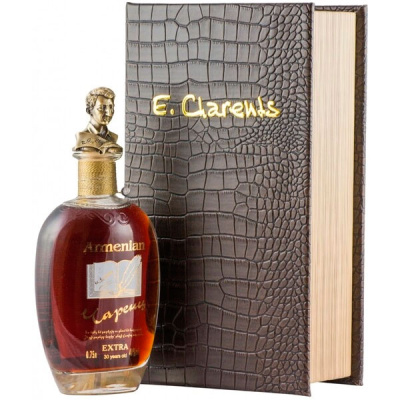 Бренди Charents Extra 30 Years Old in gift box Book 0,75 л фото