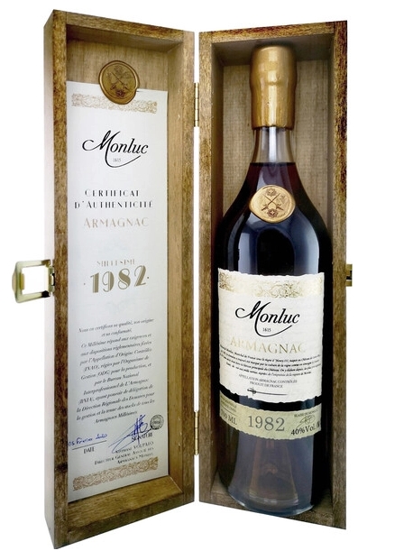 Арманьяк Monluc in wooden box 1982 0,7 л фото