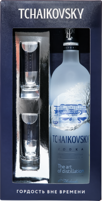 Водка Чайковский с 2 стопками в п/у 40% 0,7 л фото