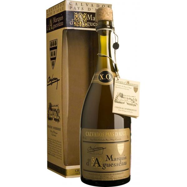 Кальвадос Marquis d'Aguesseau XO 20 ans Pay d'Auge in gift box 0,7 л фото