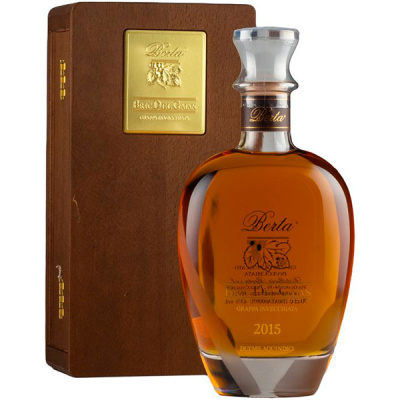 Граппа Berta Bric Del Gaian in wooden box 2015 0,70 л фото