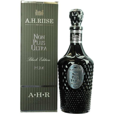 Ром A.H. Riise Non Plus Ultra Black Edition in gift box 0,7 л фото