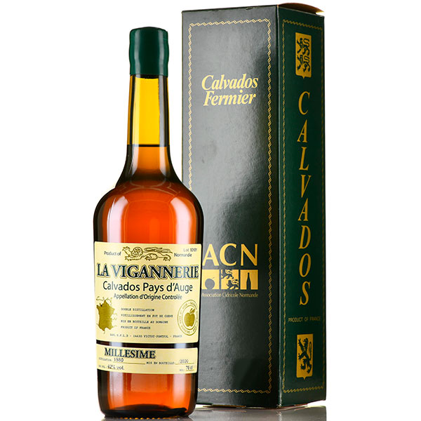 Кальвадос La Vigannerie Millesime Pays d'Auge in gift box 1980 0,7 л фото