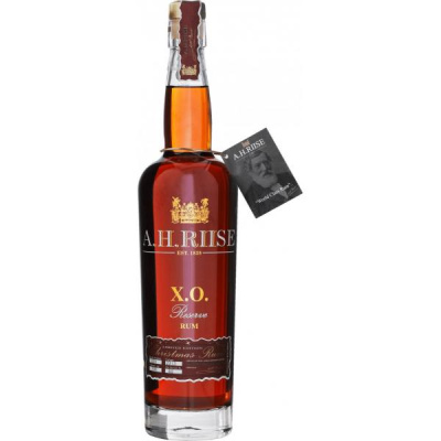 Ром A.H. Riise XO Reserve Limited Edition Christmas in gift box 0,70 л фото