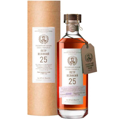 Бренди Pyotr Velikij 25 Years Old with muzzle in tube 0,5 л фото