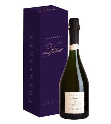 Вино игристое Nathalie Falmet Le Val Cornet Brut Champagne in gift box 2017 0,75 л фото