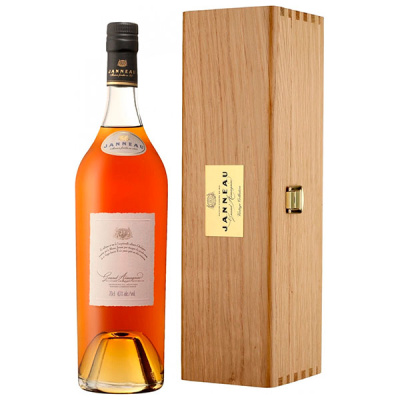 Арманьяк Janneau Vintage Collection in wooden box 1991 0,70 л фото