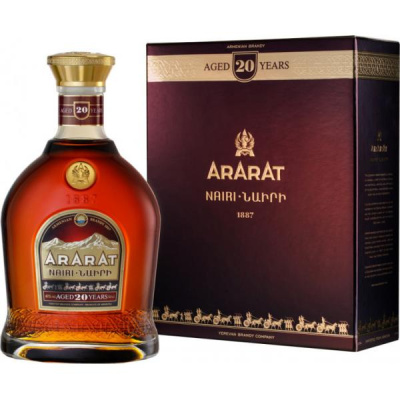 Коньяк Ararat Nairi aged 20 years in gift box 0,5 л фото