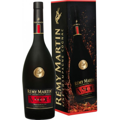 Коньяк Remy Martin VSOP Fine Champagne in gift box 0,70 л фото