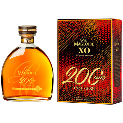 Кальвадос Pere Magloire XO 200 ans in gift box 0,7 л фото