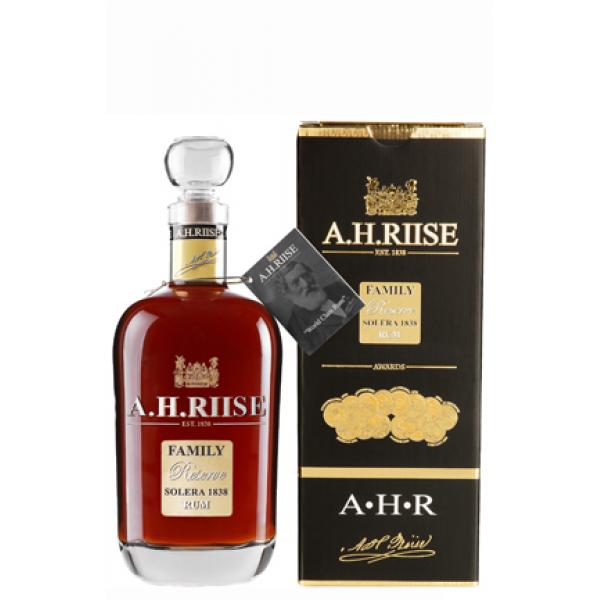 Ром A.H. Riise Family Reserve 1838 Solera in gift box 0,7 л фото