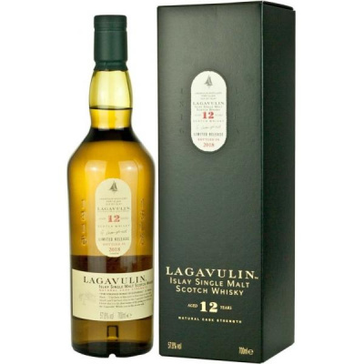 Виски Lagavulin 12 Years Old Cask Strength Single Malt Islay Release 2018 in gift box 0,7 л фото