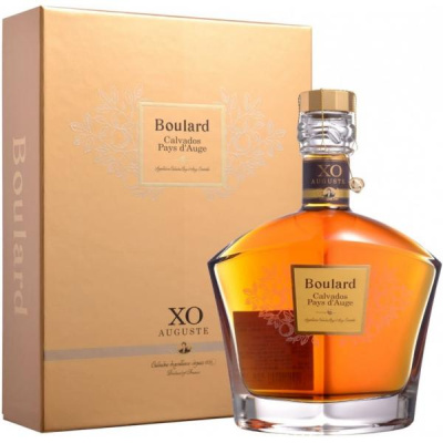 Кальвадос Boulard Auguste XO Pays d'Auge in gift box 0,7 л фото