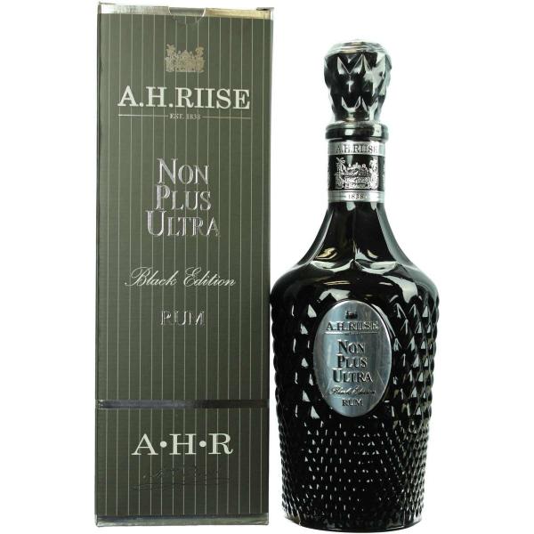 Ром A.H. Riise Non Plus Ultra Black Edition in gift box 0,70 л фото