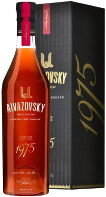Бренди Aivazovsky Limited Edition in gift box 1975 0,7 л фото