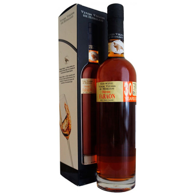 Херес Bodegas Hidalgo La Gitana Faraon Oloroso 30 Years Old in gift box 0,50 л Херес Bodegas Hidalgo La Gitana Faraon Oloroso 30 Years Old in gift box 0,50 л фото