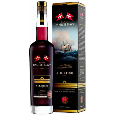 Ром A.H. Riise Royal Danish Navy Strength in gift box 0,7 л фото