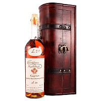 Коньяк Chateau de Montifaud 20 Years Old Petite Champagne in gift box 0,7 л фото
